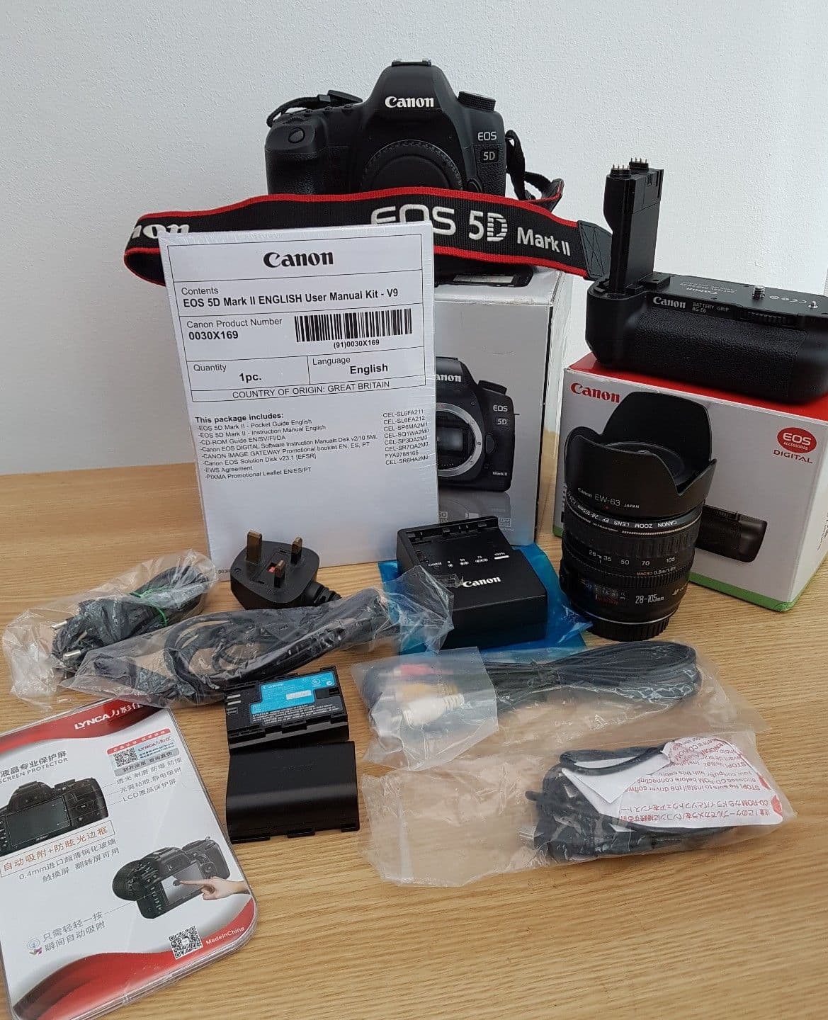 Canon EOS 5D Mark II 21MP DSLR Camera with 24_105mm IS Lens
